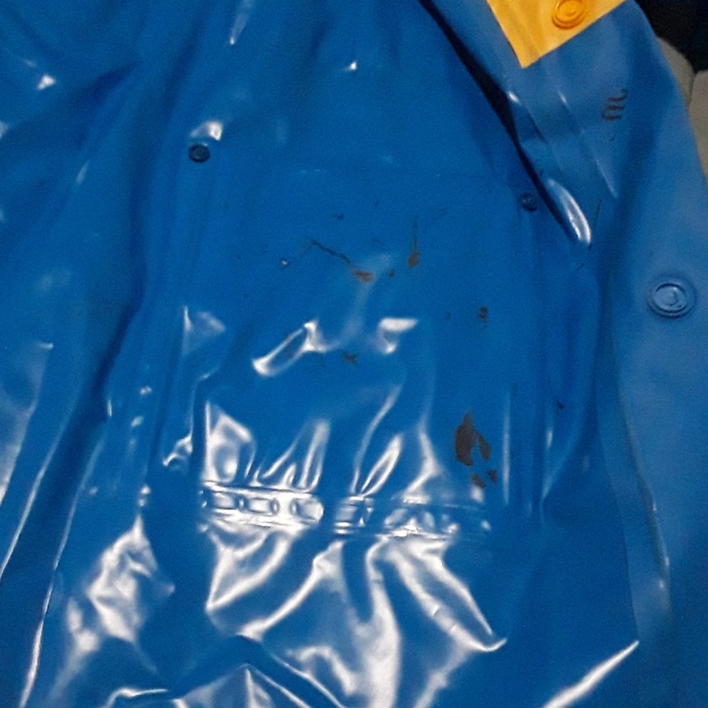 Raincoat - Picture 8 of 8